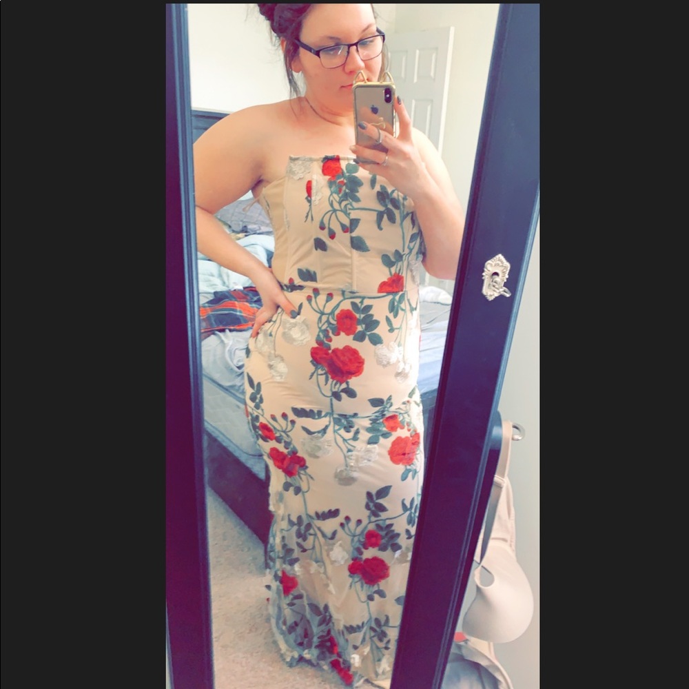 Fashion Nova size 1x strapless floral prom dress